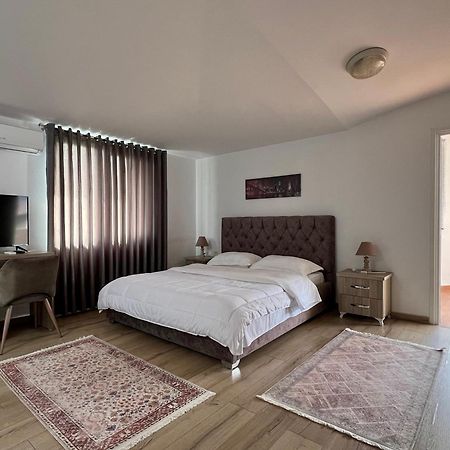 Hotel Vila Arbri 베라트 외부 사진