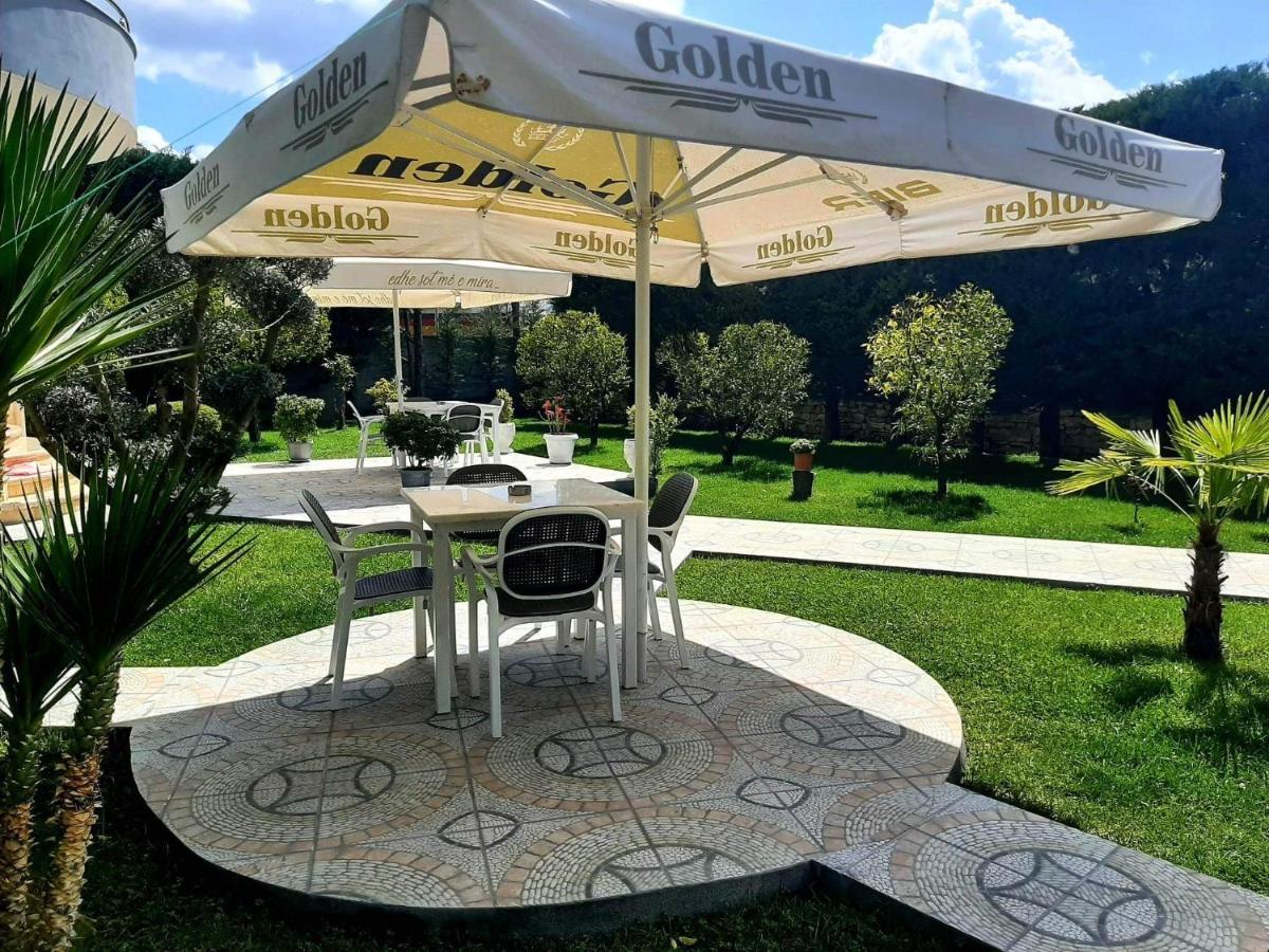 Hotel Vila Arbri 베라트 외부 사진