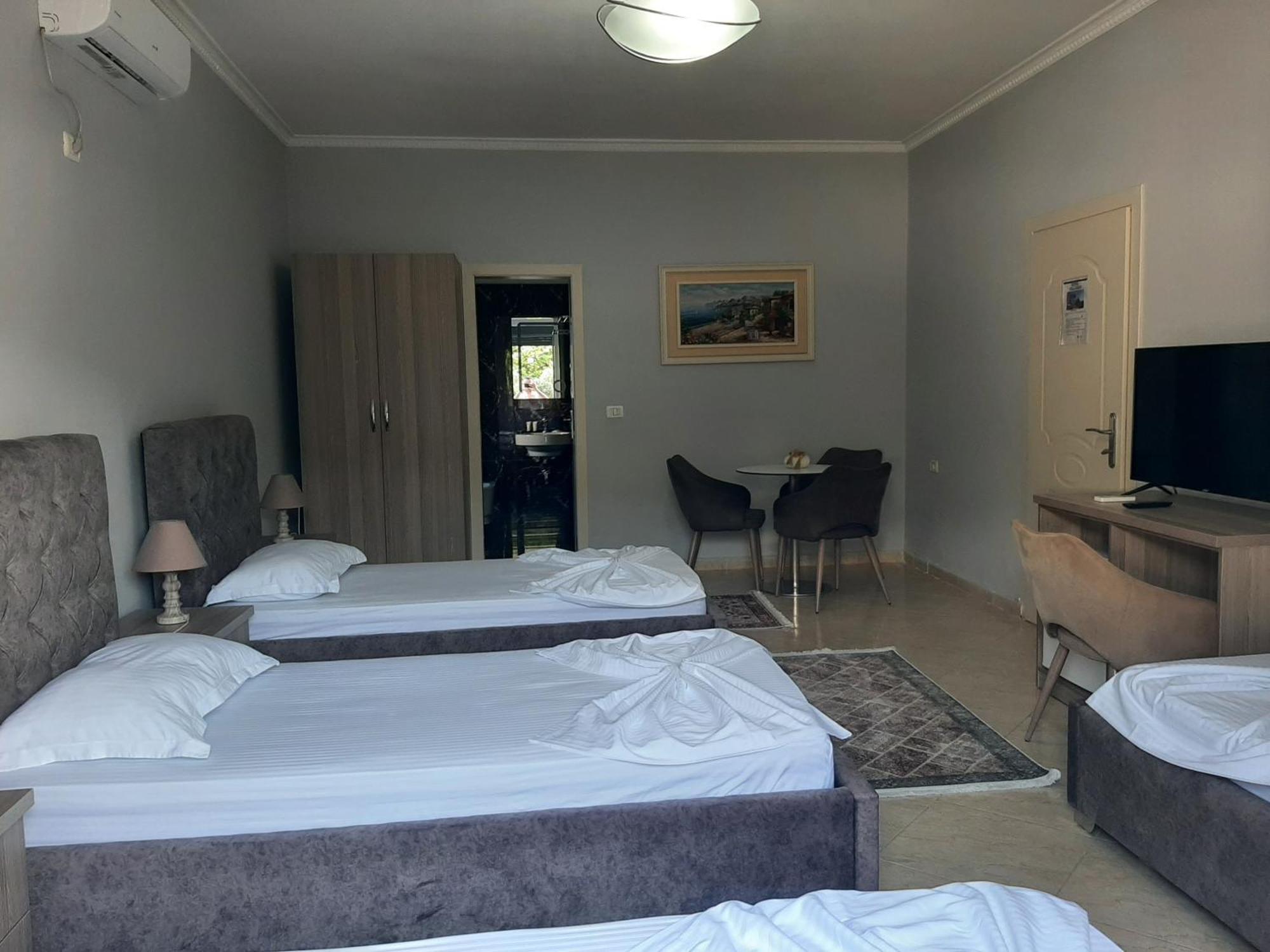 Hotel Vila Arbri 베라트 객실 사진