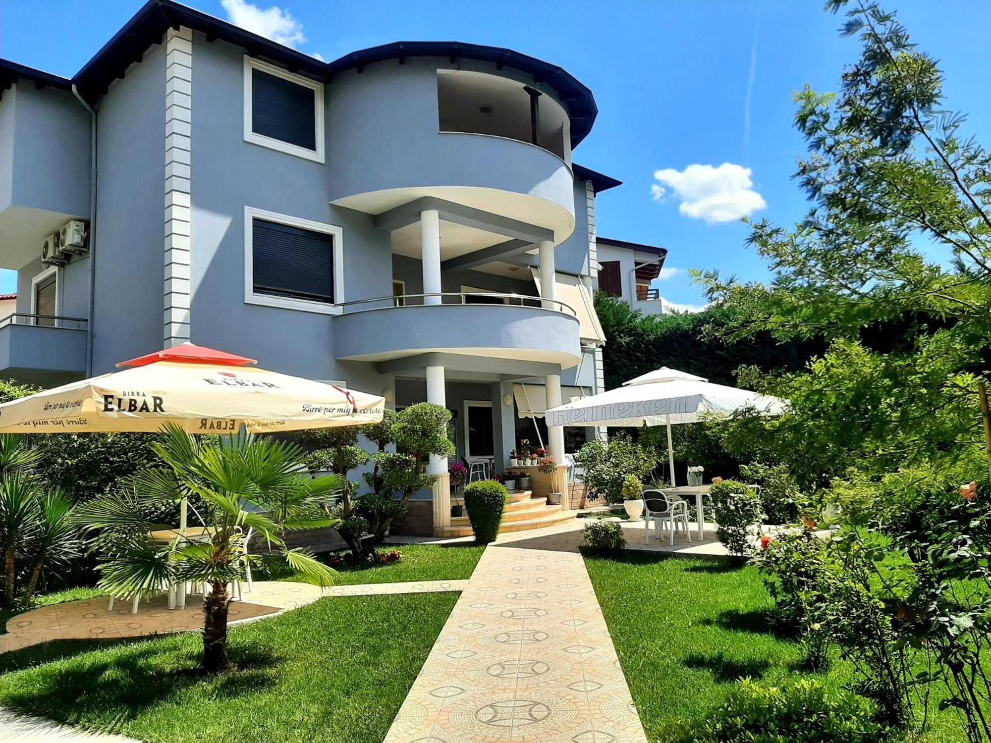 Hotel Vila Arbri 베라트 외부 사진