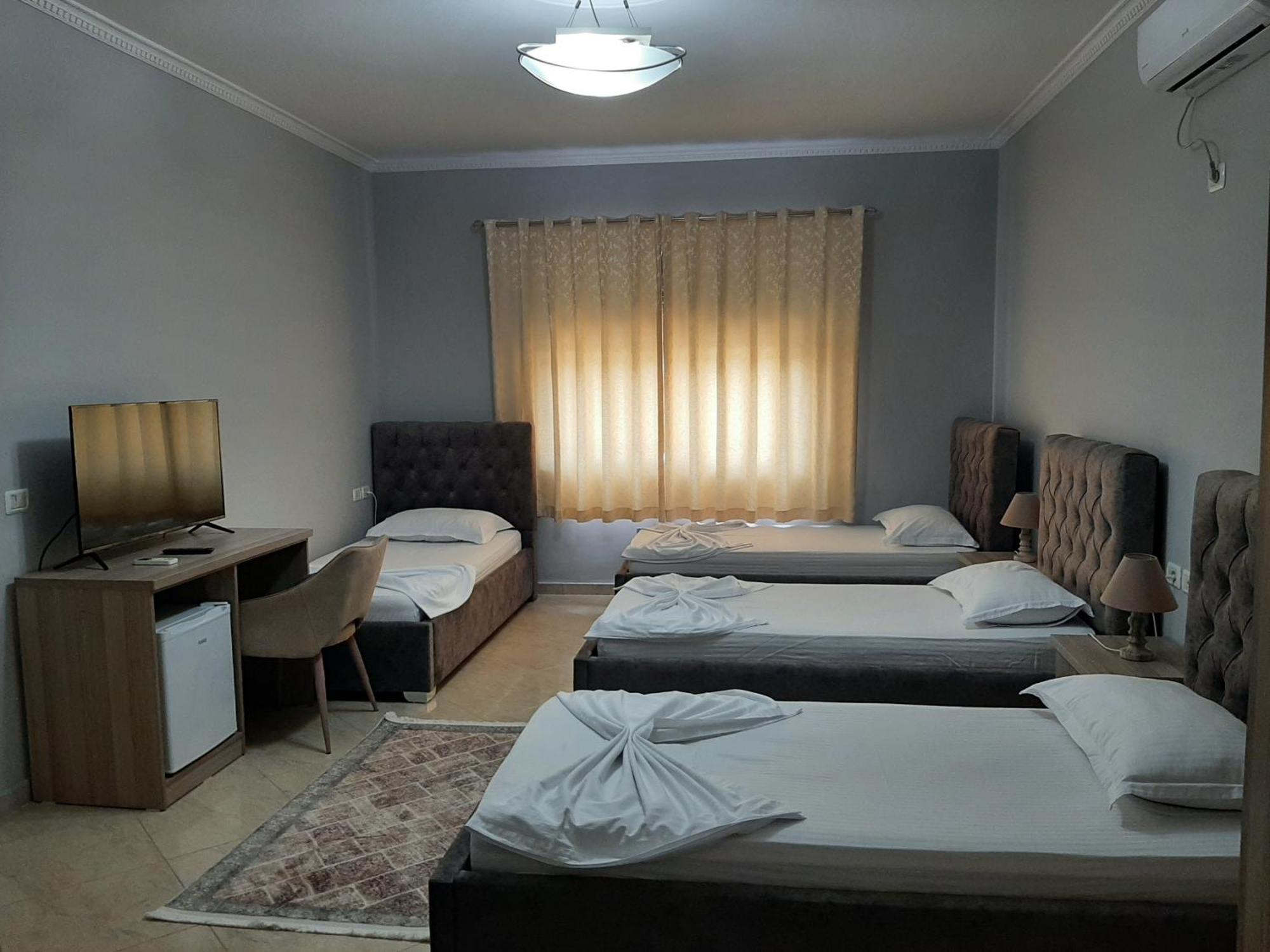 Hotel Vila Arbri 베라트 객실 사진
