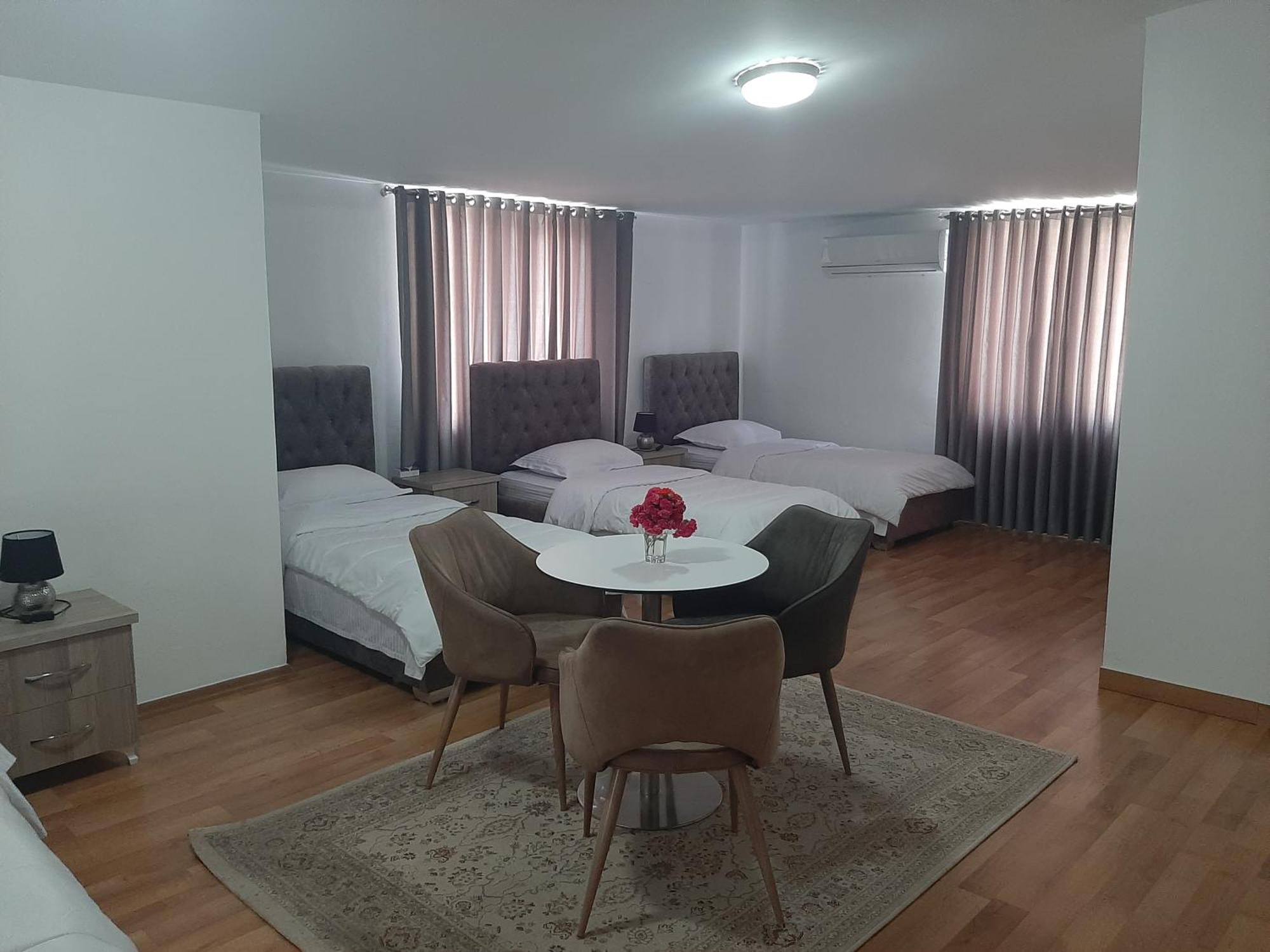 Hotel Vila Arbri 베라트 객실 사진