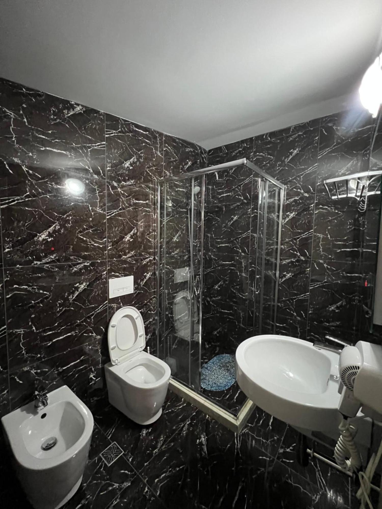 Hotel Vila Arbri 베라트 외부 사진