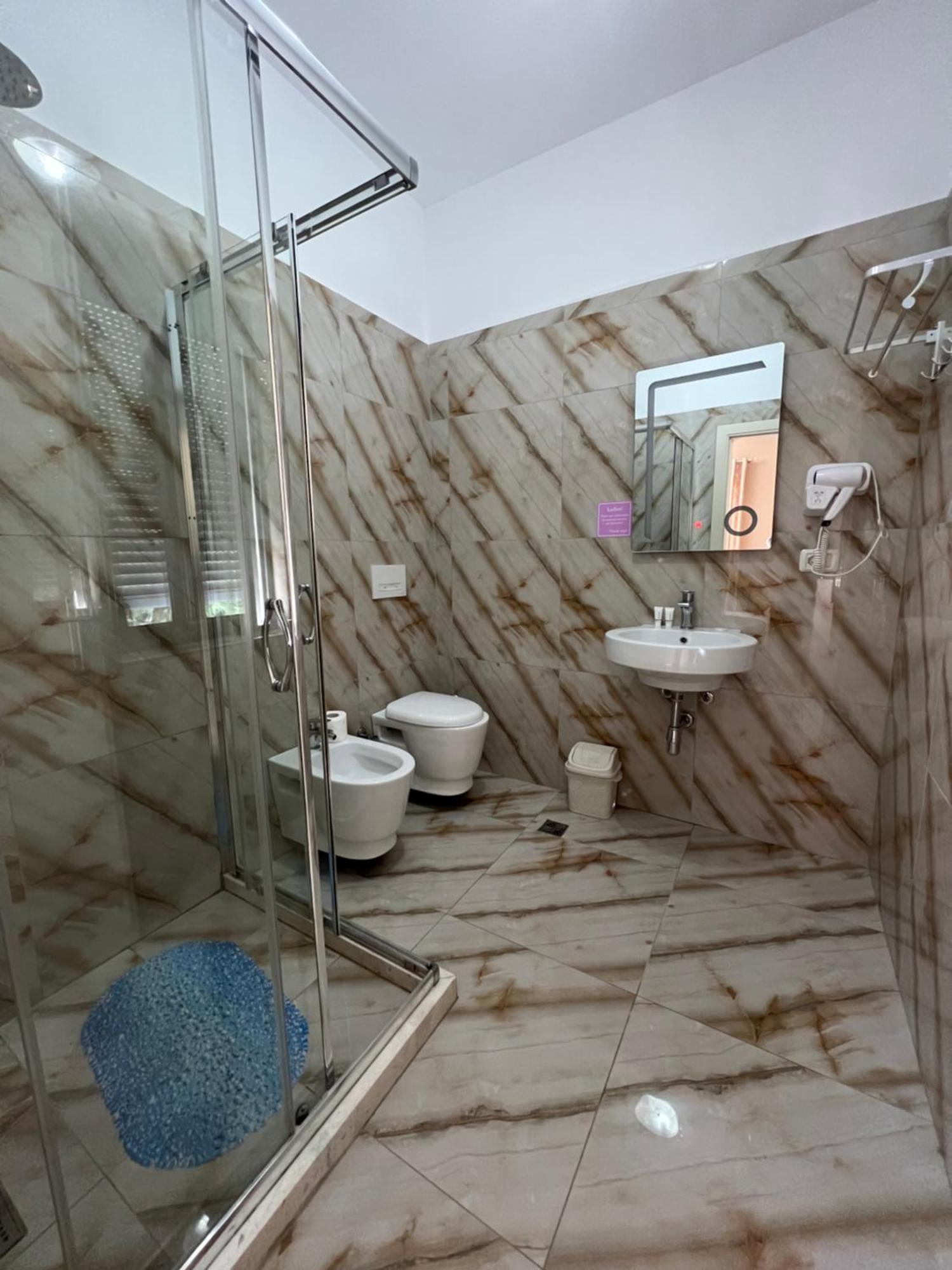 Hotel Vila Arbri 베라트 외부 사진